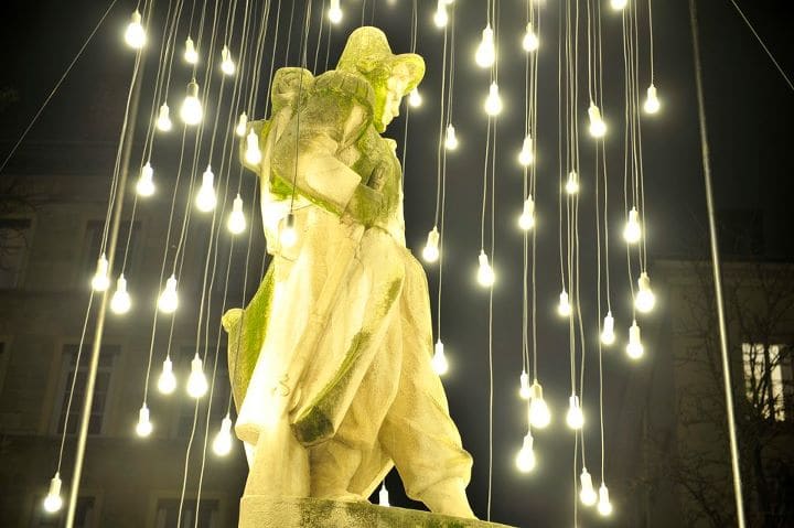 Scénographie-Lyon-Fête des lumière-Statue sergent blandan